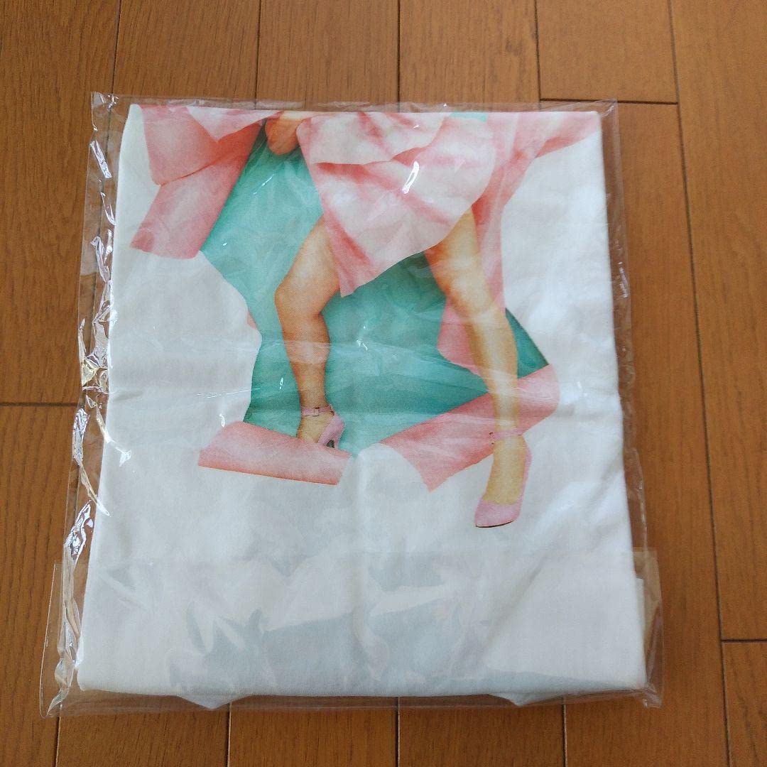 Amazon.co.jp: ブリアナギガンテ×新宿伊勢丹コラボ BrianaGigante T